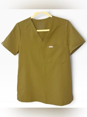 💚💛FIGS Catarina One-Pocket Scrub Top. 
Martini Olive. Size-Small. EUC